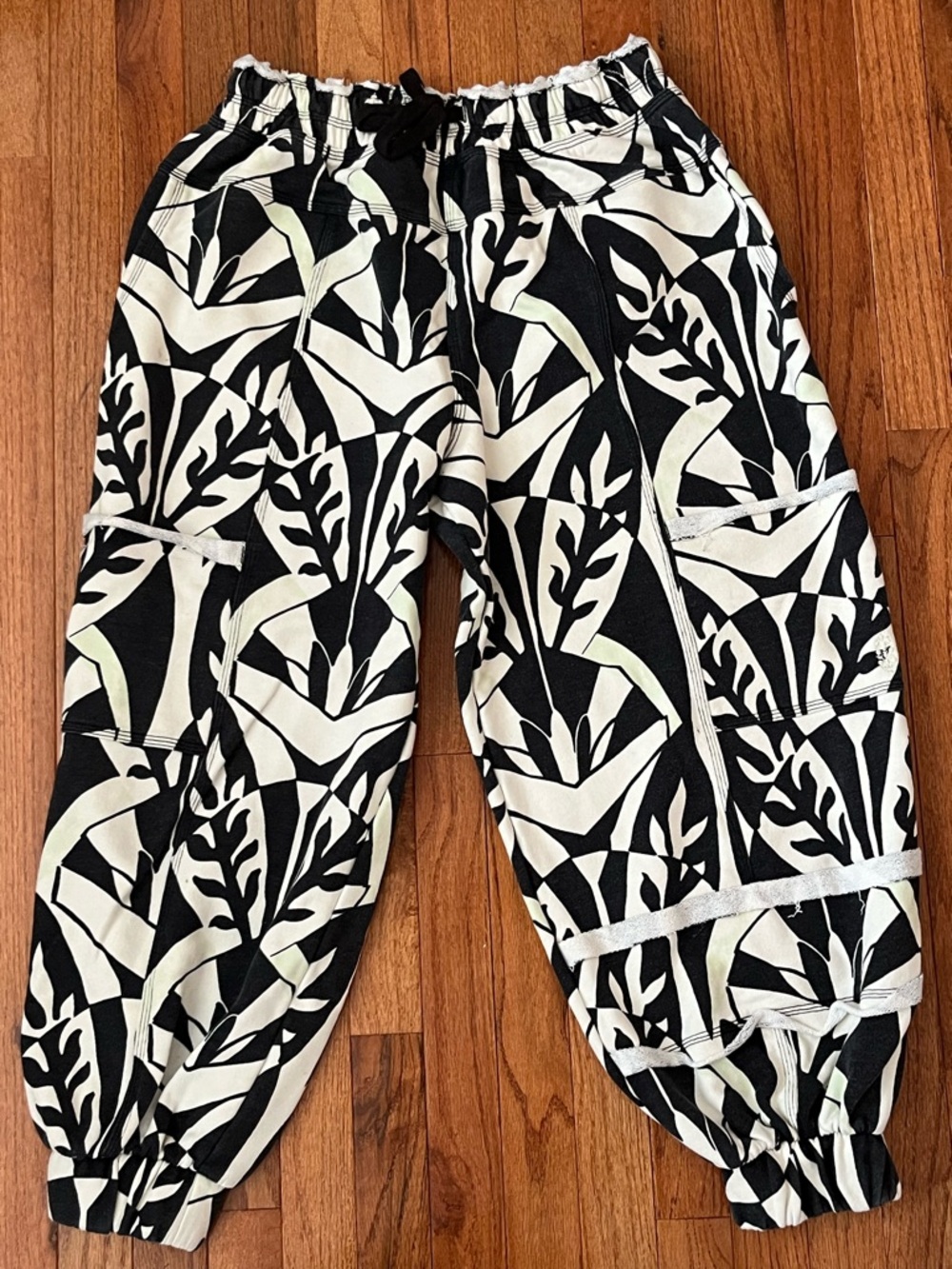 FREE PEOPLE - This Feeling Printed Joggers